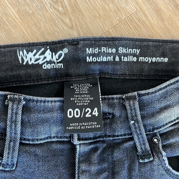 Mossimo Jeans - Picture 3 of 4
